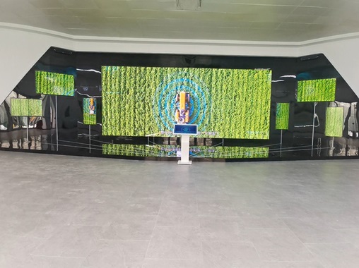 觸摸互動(dòng)一體機(jī)與 LED 大屏的完美組合-蘇州好奇數(shù)字科技